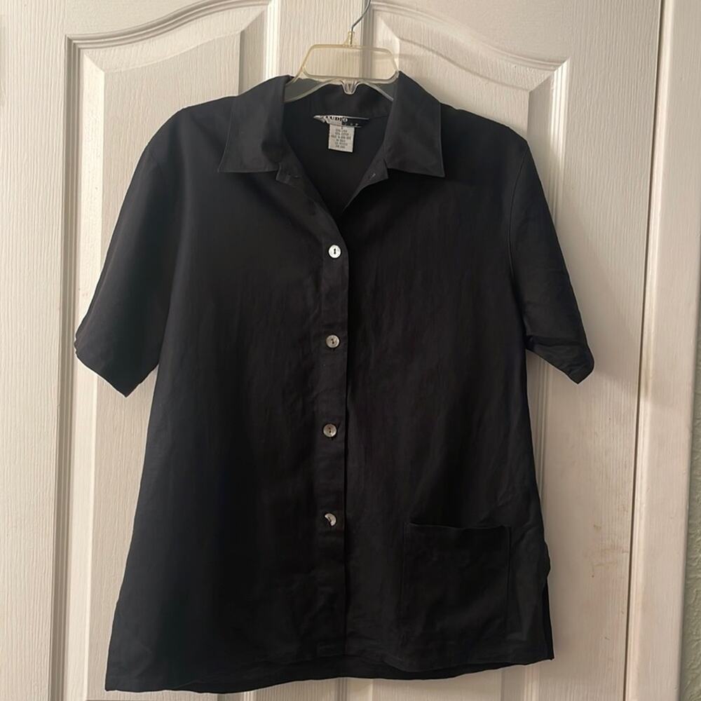 Black Shortsleeved Five button down Linen blouse with front pocket size Small